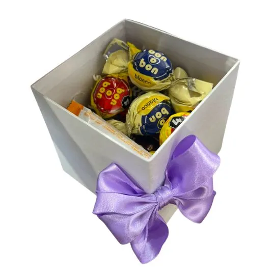 Box aerostático con peluche y chocolates kitty 
